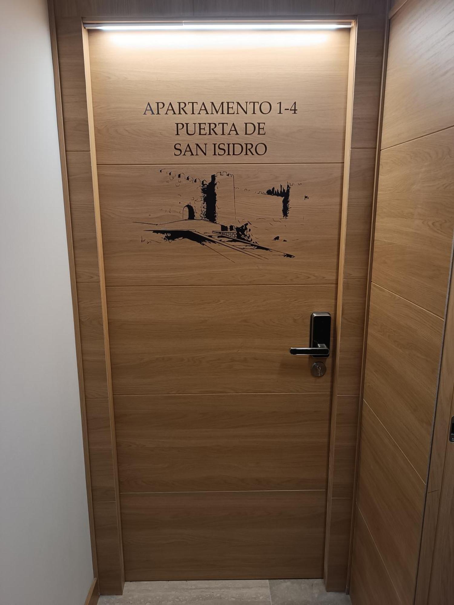 Apartamentos Turisticos Avila Puerta De San Isidro 1-4 Extérieur photo