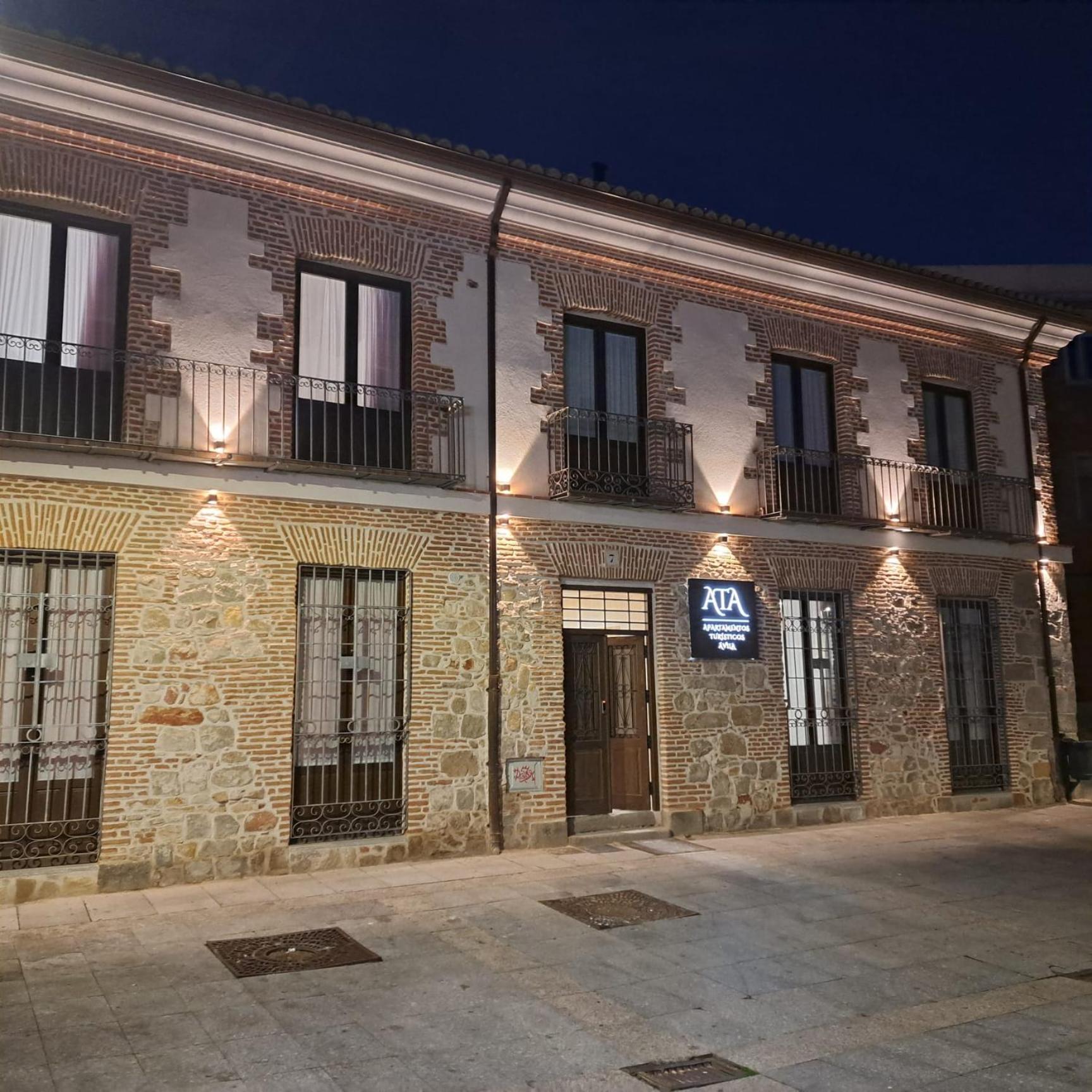 Apartamentos Turisticos Avila Puerta De San Isidro 1-4 Extérieur photo